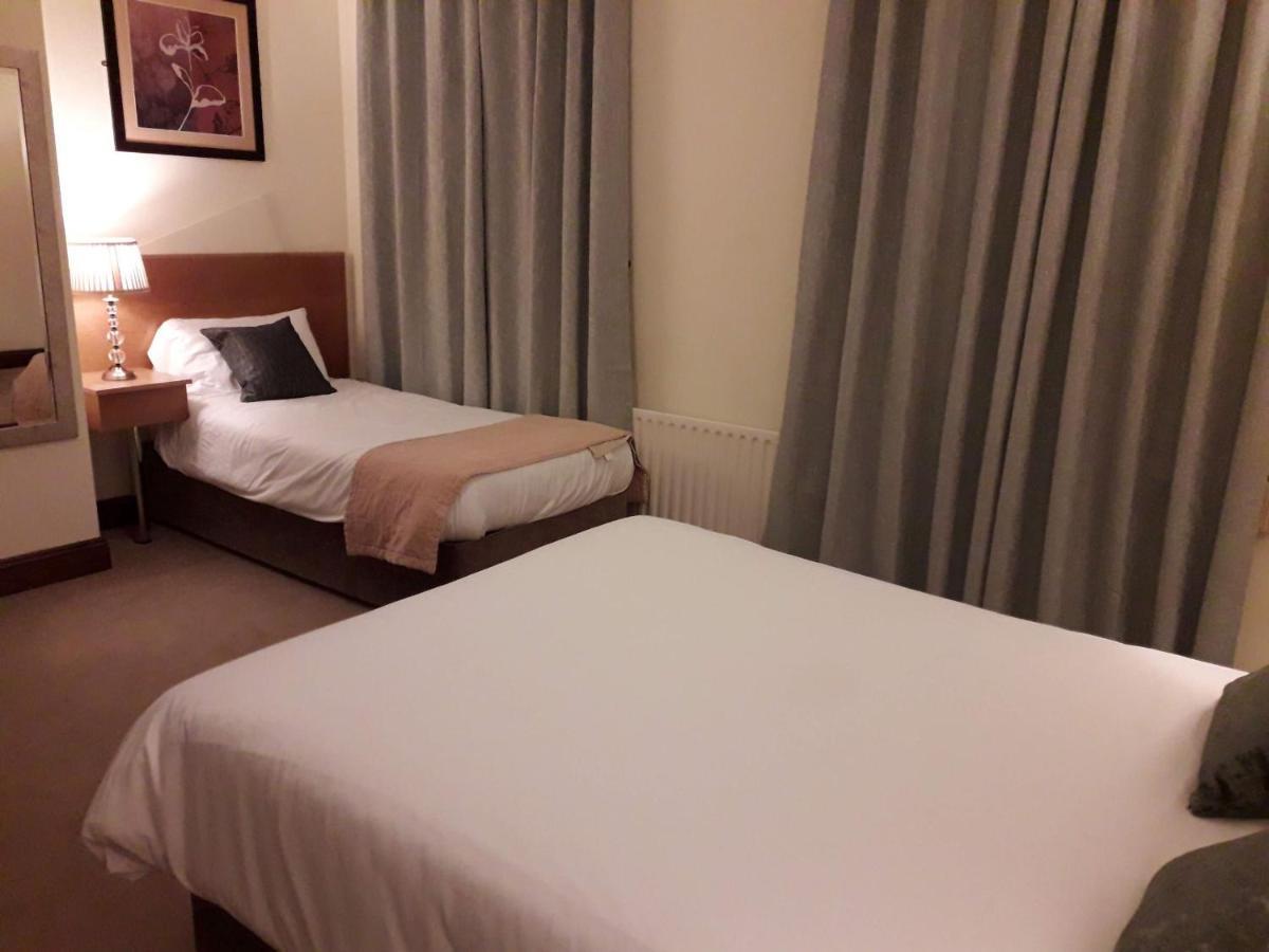 Ma Dwyer'S Guest Accommodation นาวัน ภายนอก รูปภาพ