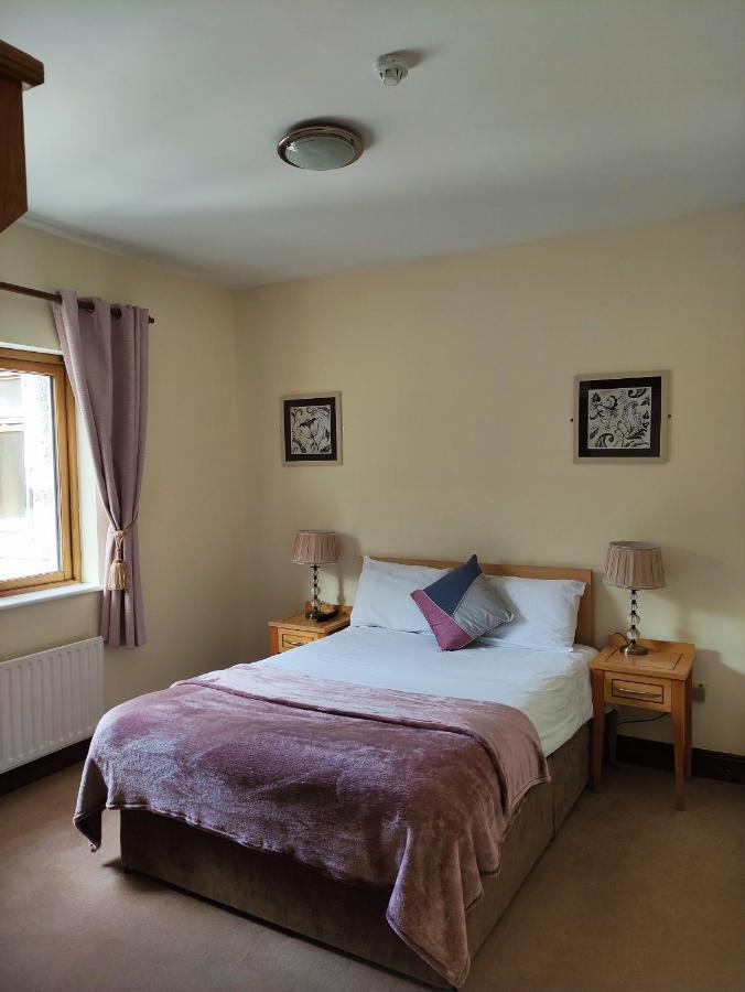 Ma Dwyer'S Guest Accommodation นาวัน ภายนอก รูปภาพ
